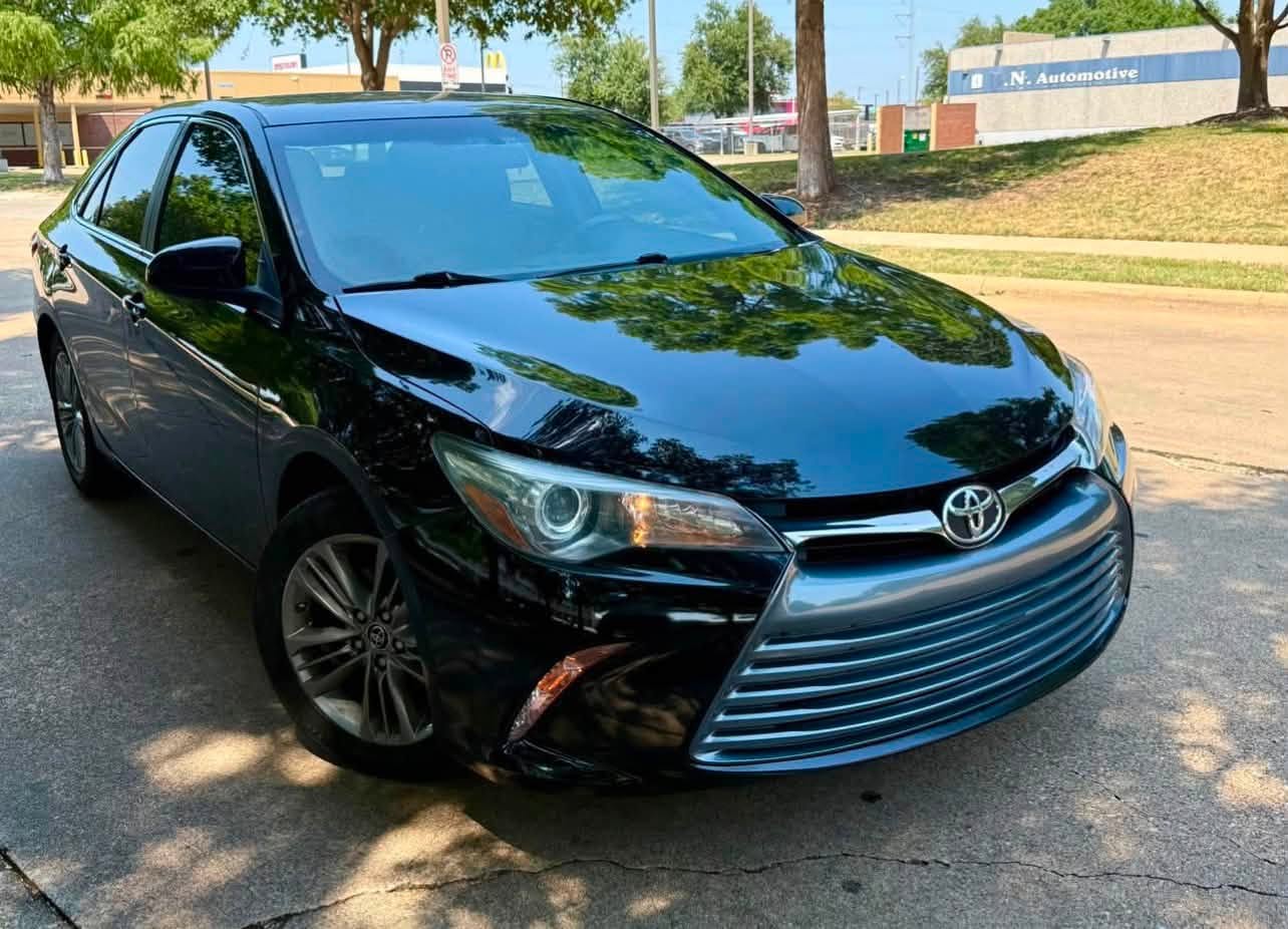 2015 Toyota Camry SE Sedan