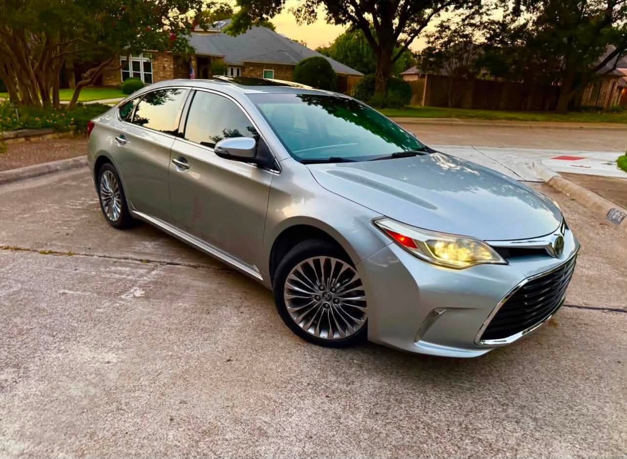 2016 Toyota Avalon Limited Sedan